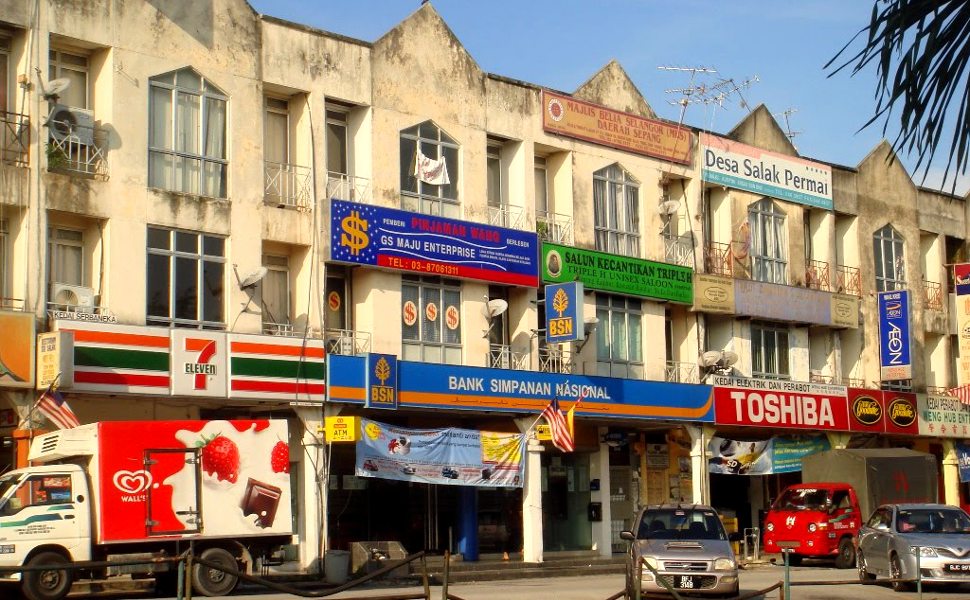 Some shops at the Bandar Baru Salak Tinggi