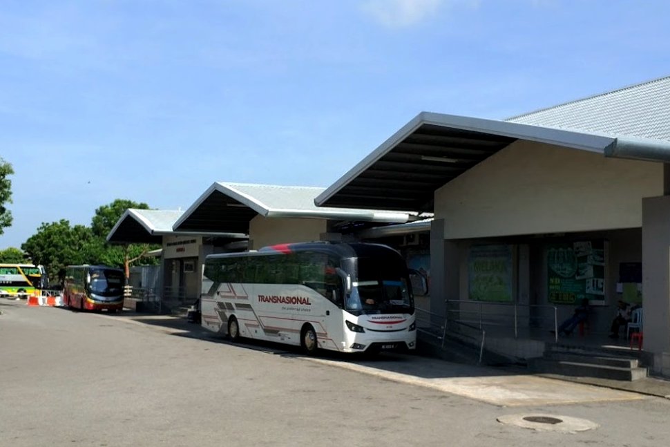 Transnasional bus at Melaka Sentral