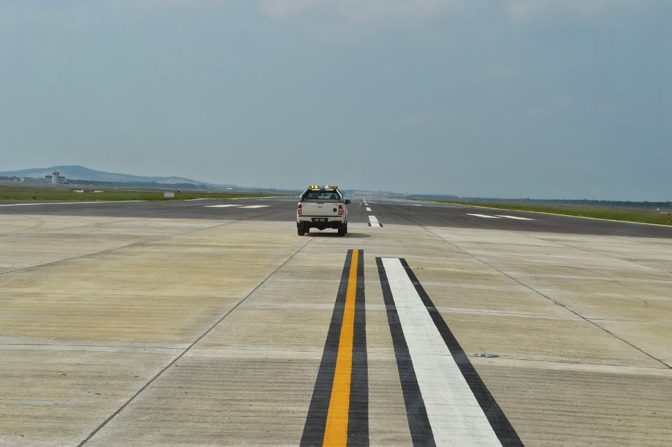 Runway 3 - picture by icanflyz