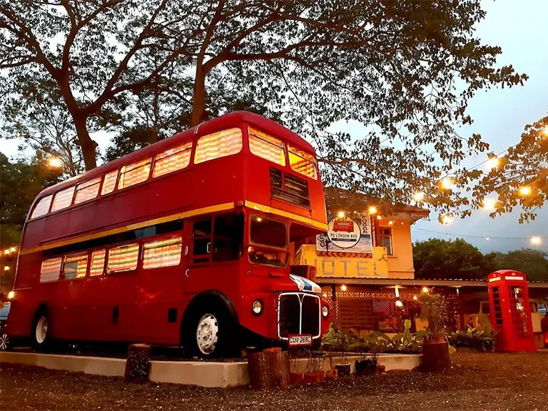 PD London Bus Retro Village, Hotel in Port Dickson