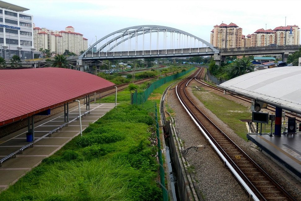 Tasik Selatan LRT station on the right side