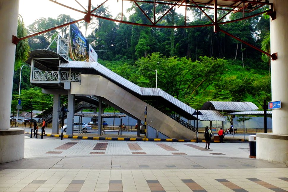 Pedestrian bridge to the Dang Wangi LRT station