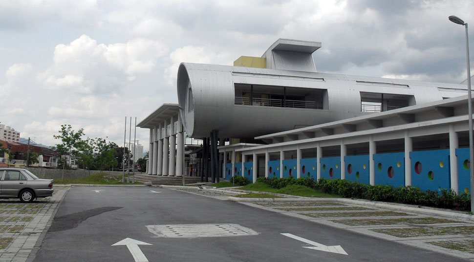 Batu Kentonmen KTM Komuter station