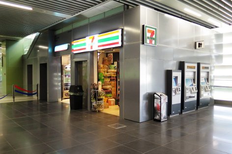 7-eleven convenience store at Pusat Bandar Damansara station