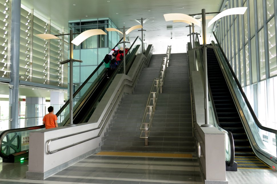 The escalators and stairs at the concourse level