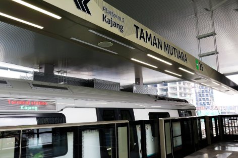 Boarding platform at Taman Mutiara station