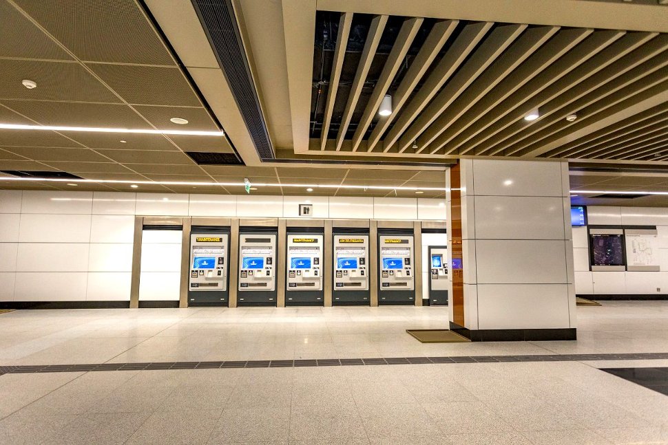 Ticket vending machines on the concourse level (Jul 2017)