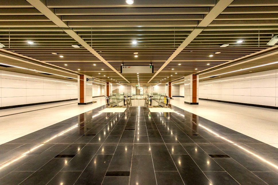 Concourse level of the Cochrane station (Jul 2017)
