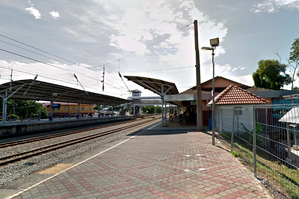 Padang Jawa KTM Komuter station