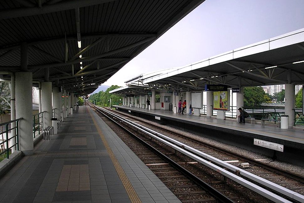 Boarding platform at Pandan Jaya LRT Station