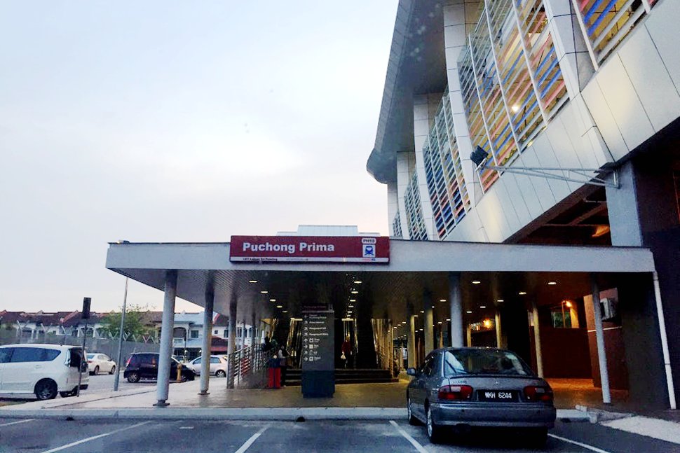 Entrance to Puchong Prima LRT station