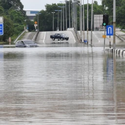Police confirm no roads closed in Sepang now, but residents worried about floods recurring