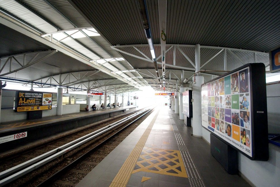 Boarding platform at Cheras LRT station