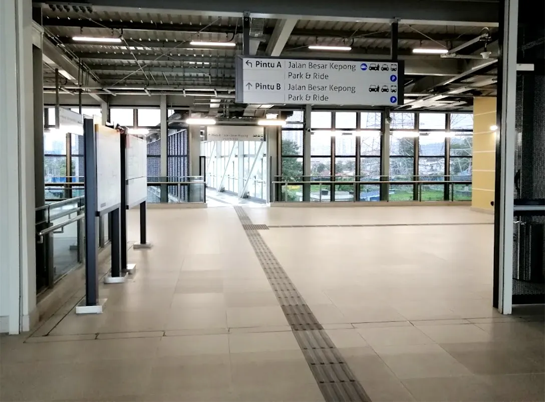 Concourse at the Jinjang MRT station