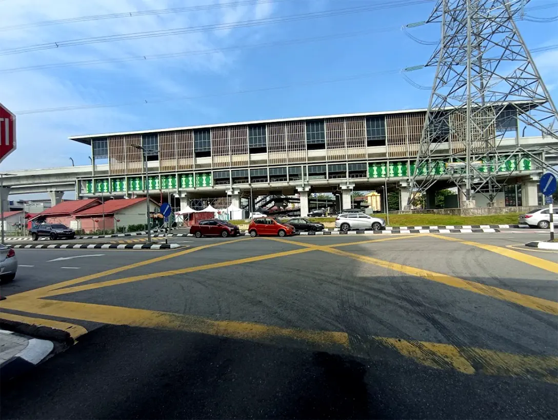 Kampung Batu MRT station
