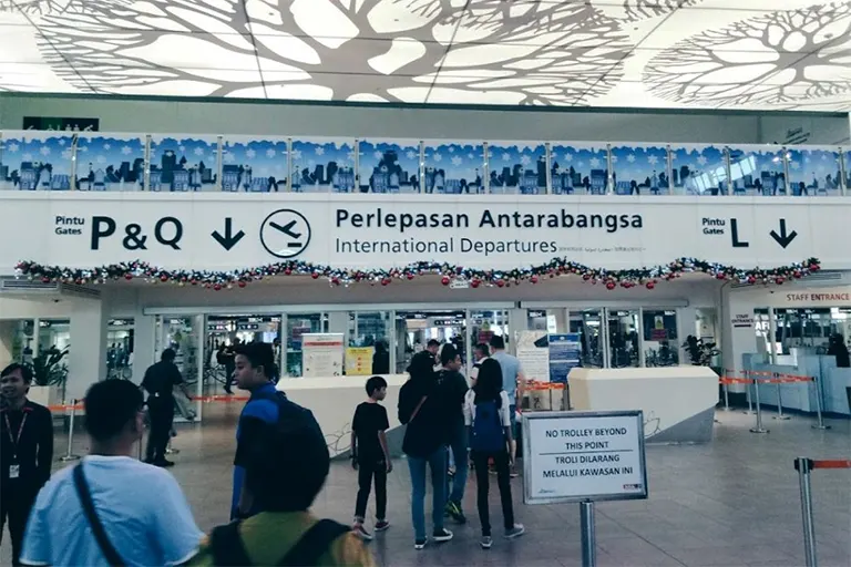 Main entrance to the Pier P, Q and L at the Departure Hall