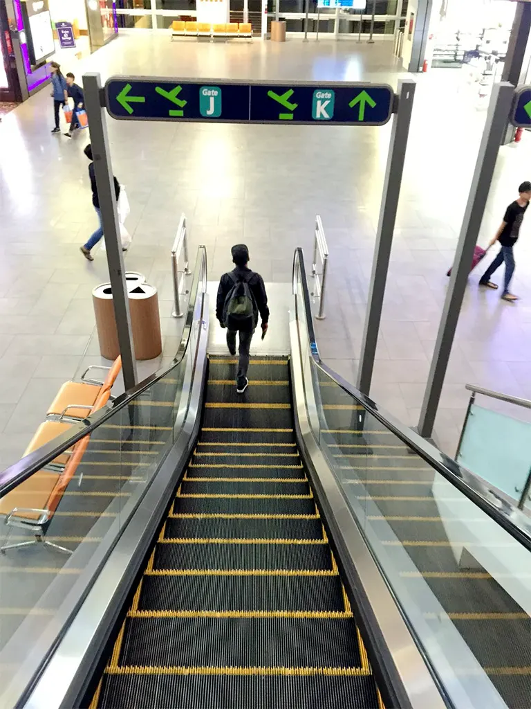 Escalator to level 2