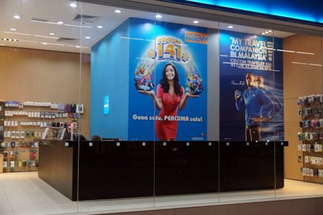 Celcom store at the klia2