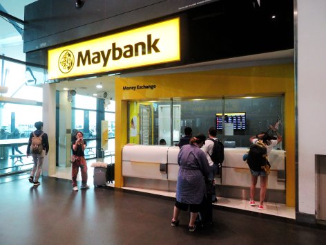 Maybank Currency Exchange at level 3 of Gateway@klia2 mall