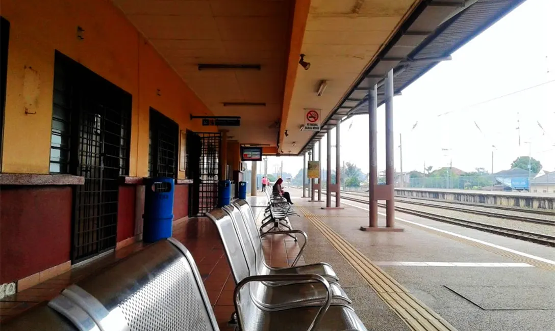 Padang Jawa KTM station