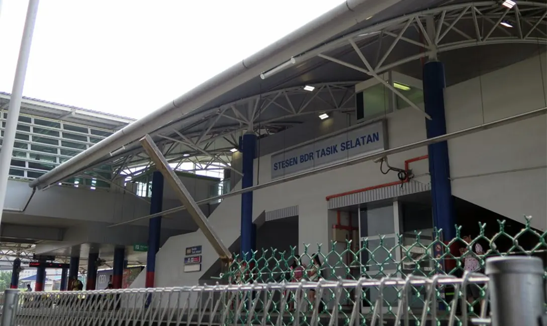 Bandar Tasik Selatan LRT Station