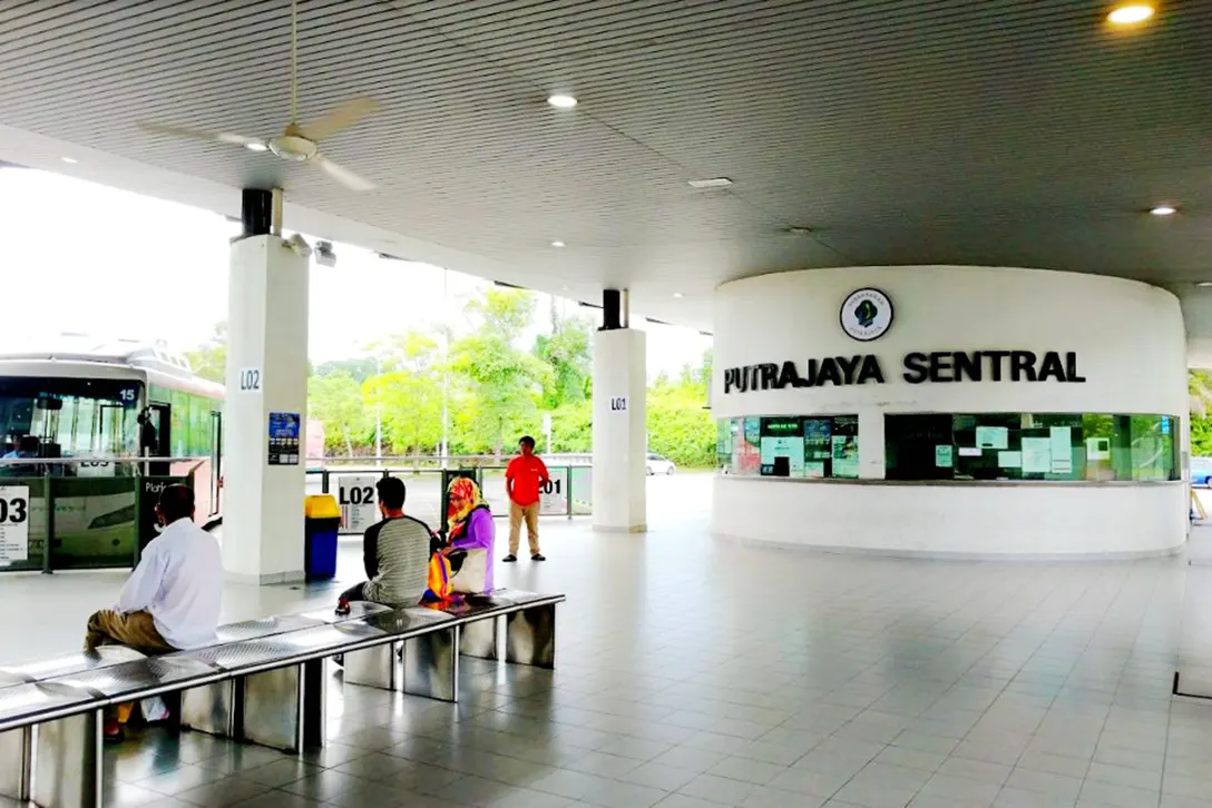 Information counter near the bus hub
