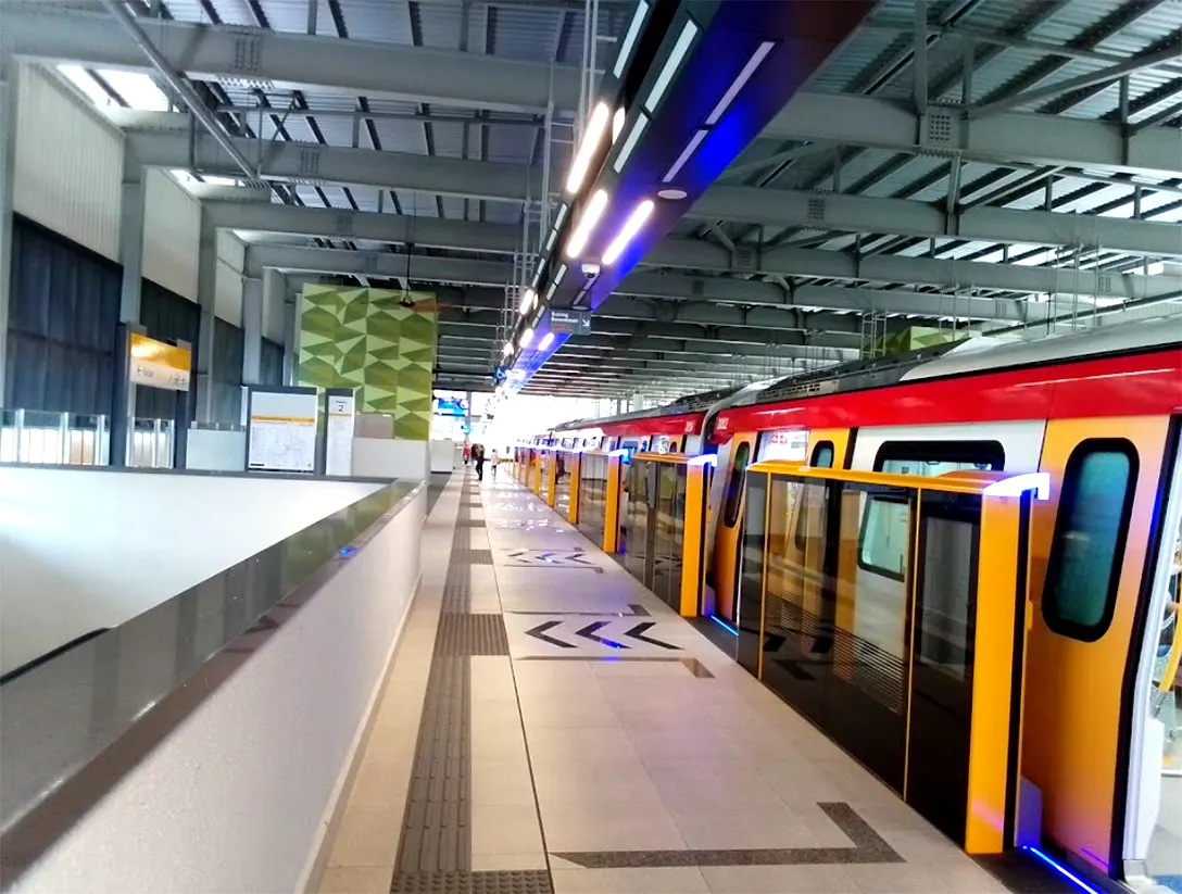 Boarding platform at the Sri Damansara Sentral MRT station