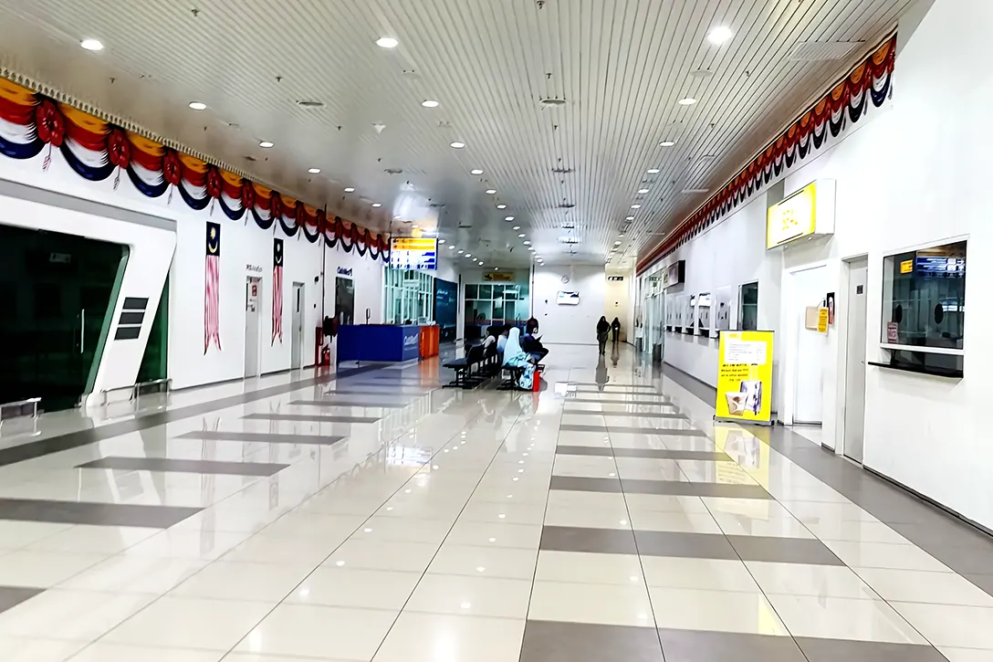 Public concourse, Sultan Haji Ahmad Shah Airport