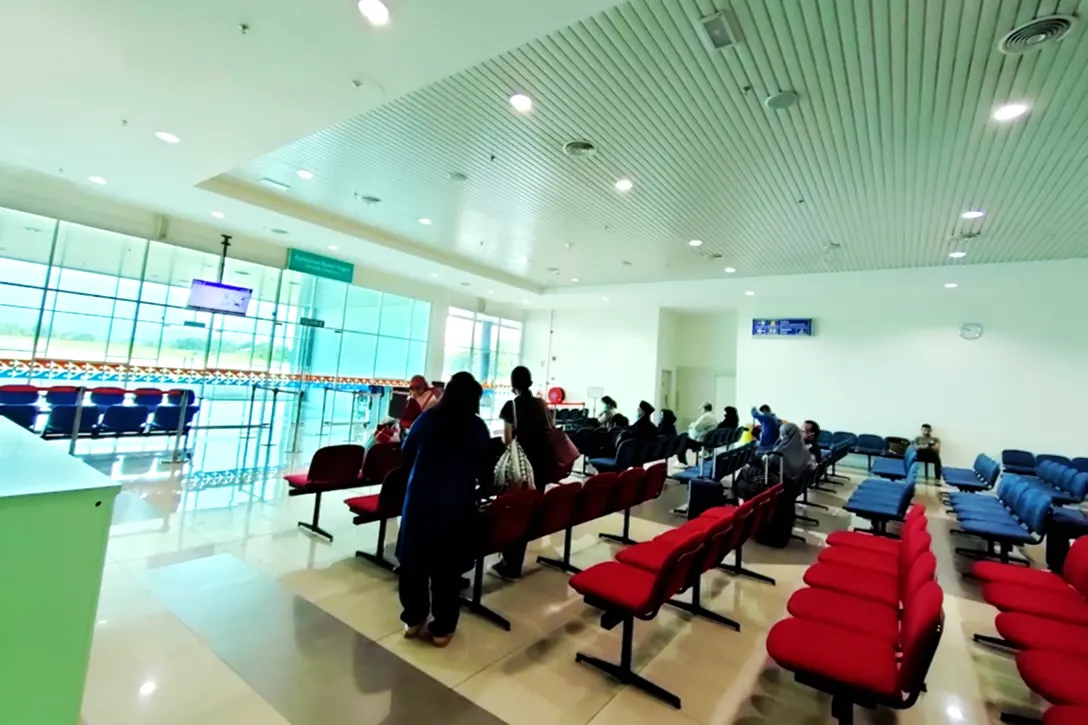 Waiting lounge, Sultan Haji Ahmad Shah Airport