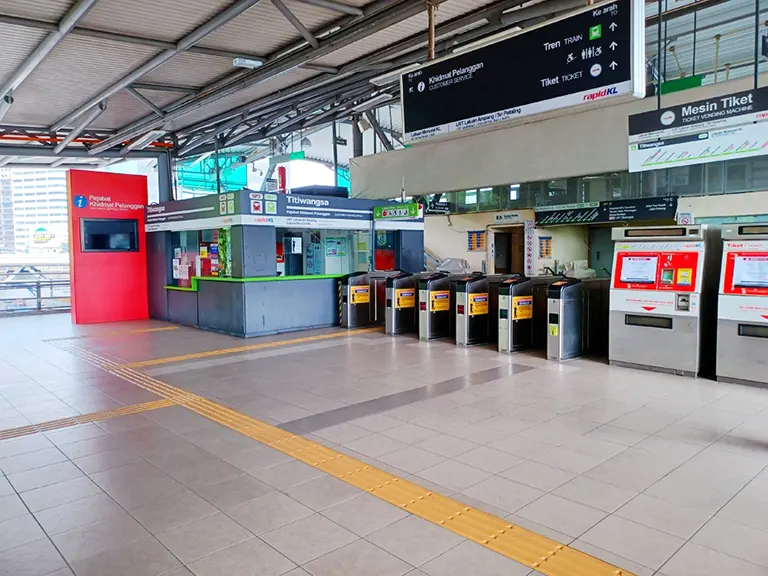 Concourse level at the Titiwangsa Monorail station